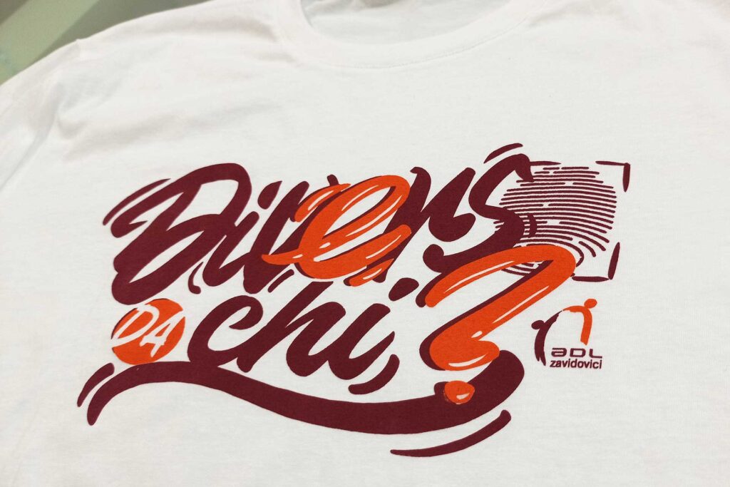 T-shirt personalizzate con stampa a 2 colori in serigrafia automatica per alte tirature